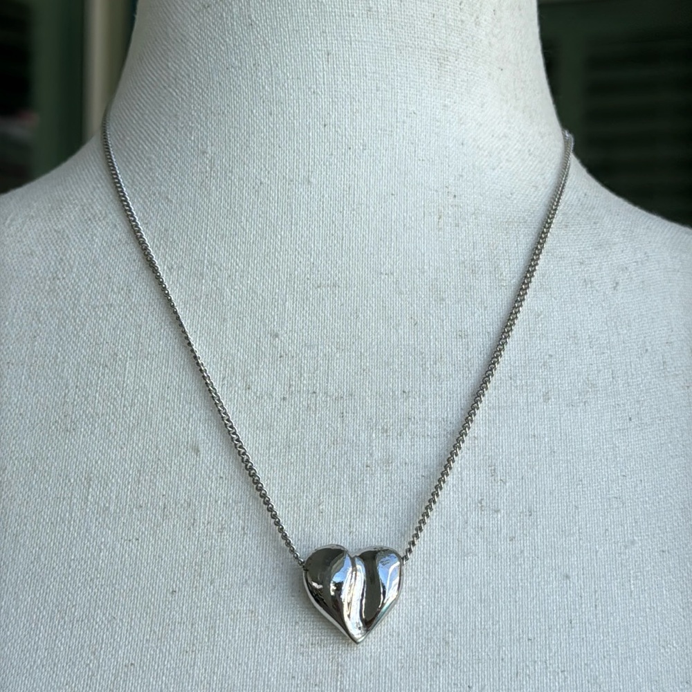 Avon heart pendant necklace
